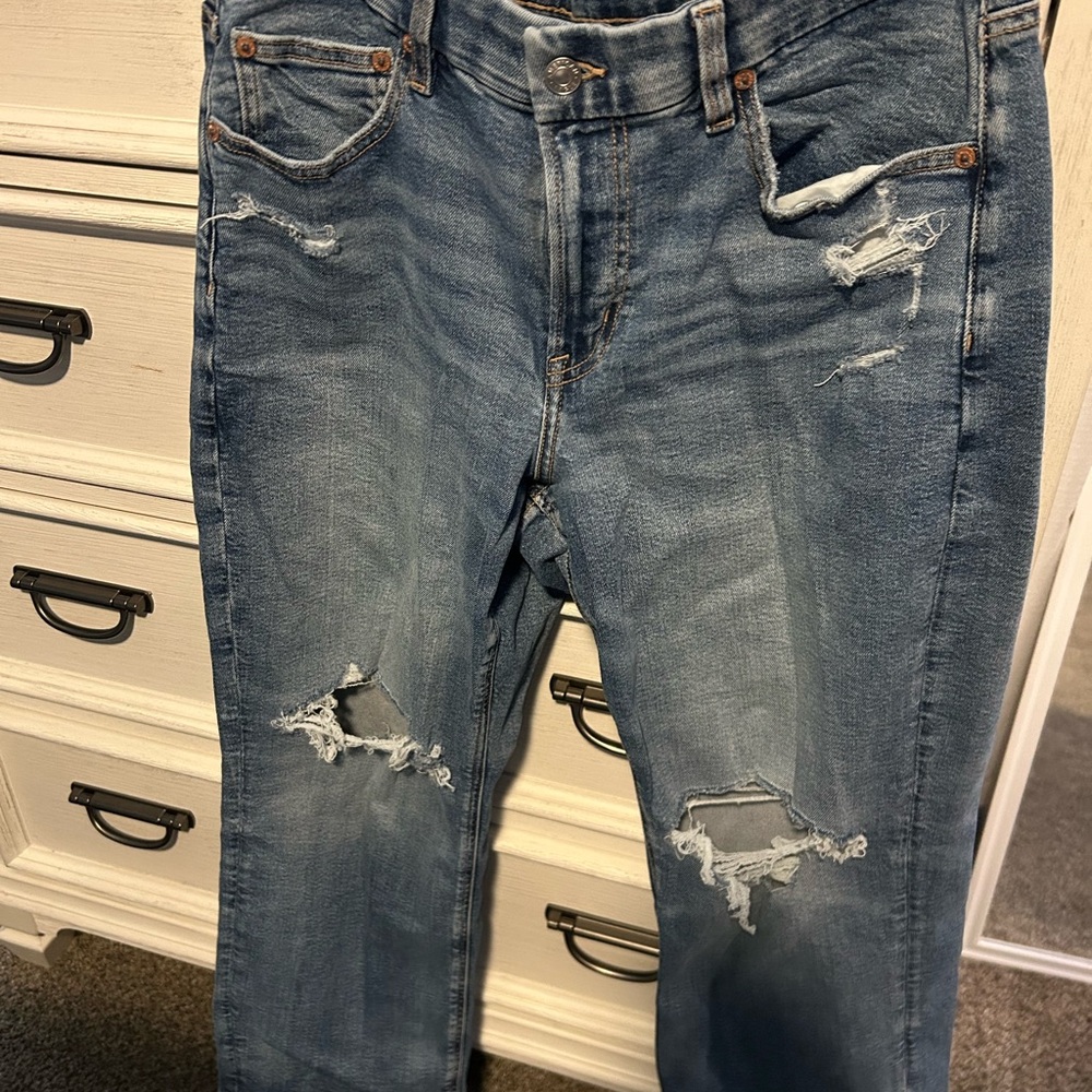 NWT American Eagle Distressed Blue Jeans